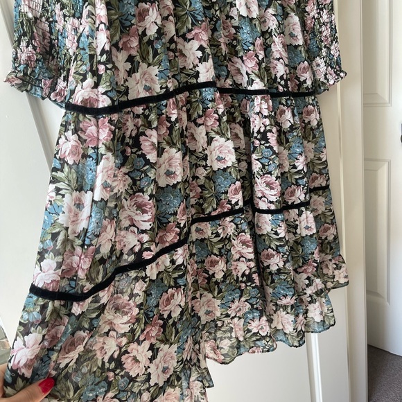 Gorgeous floral dress- EUC!! - Picture 3 of 6